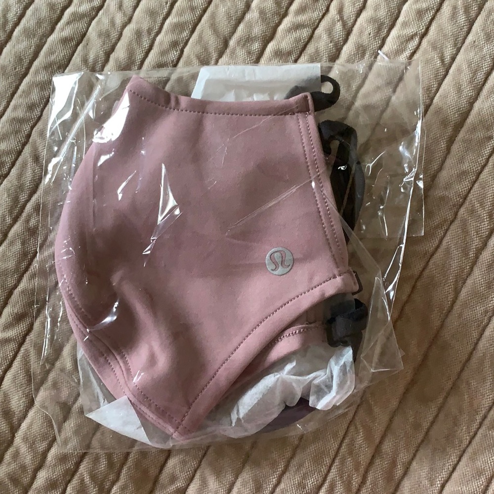 Lululemon Double Strap Face Mask